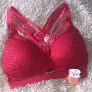 Like New! Victoria’s Secret sport bra size 34DD